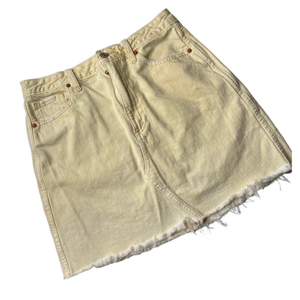 Abercrombie and Fitch Pale Butter Yellow Raw Hem Distressed Denim Mini Skirt K29
